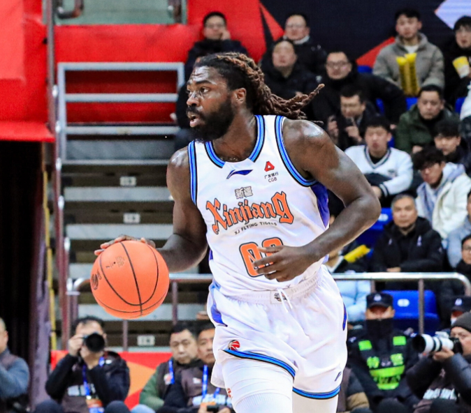 新疆男篮更换外援布伊 替代哈里斯冲击季后赛