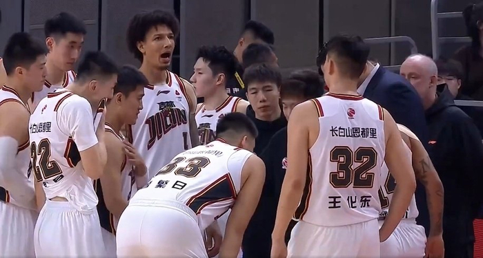 广东双外援状态成关键 广东男篮主场迎战吉林争